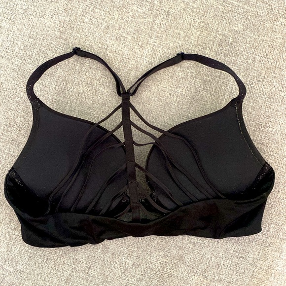 VICTORIAS SECRET VERY SEXY PUSH-UP BRA! - Picture 4 of 5